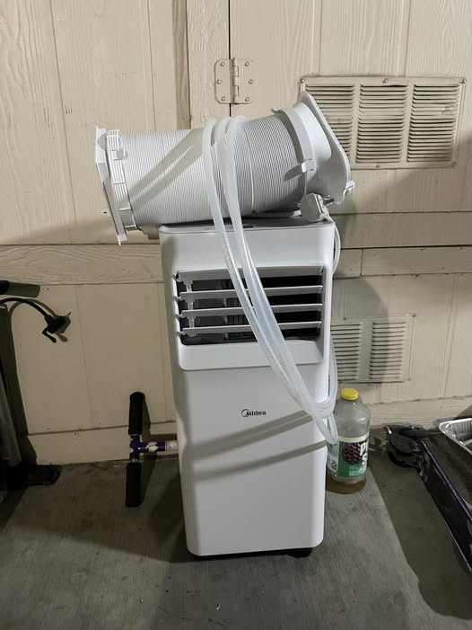 Pass Máy lạnh còn rất mới