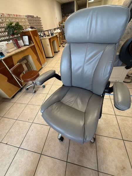 Bán 5 ghế khách ngồi mỗi cái $100