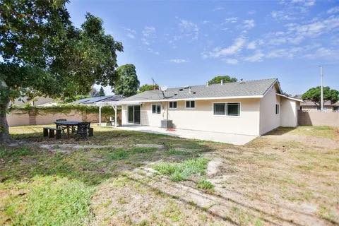 3 Bedrooms | 2 Baths |  1,224 Sq.Ft |  Lot 7,700 Sq.Ft